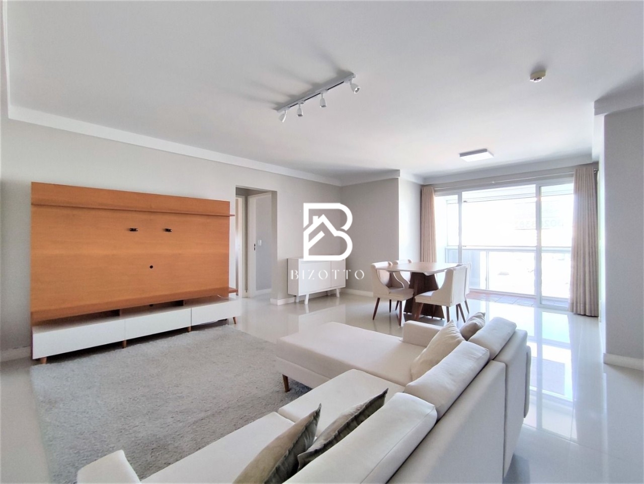 Apartamento em Canto, Florianópolis/SC de 99m² 3 quartos à venda por R$ 1.064.000,00