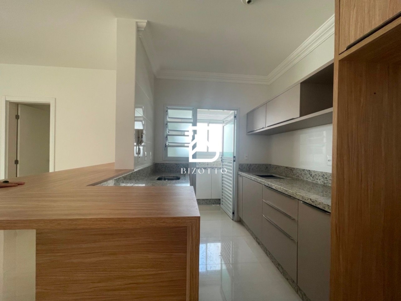 Apartamento em Canto, Florianópolis/SC de 107m² 3 quartos à venda por R$ 1.311.103,00