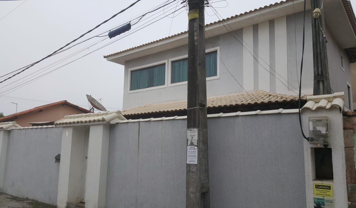 Casa em Boa Perna/Praça Da Bandeira, Araruama/RJ de 300m² 4 quartos à venda por R$ 589.000,00