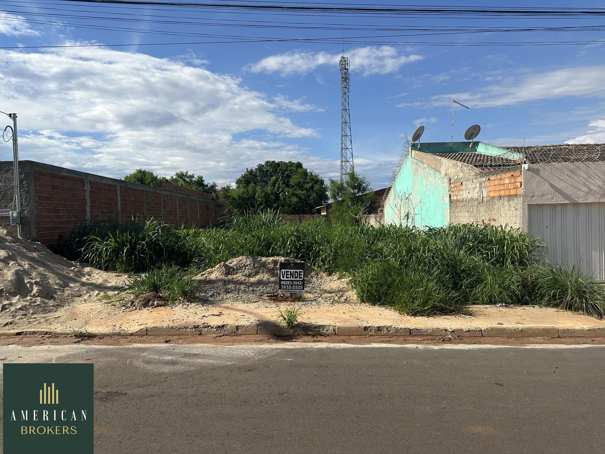 Terreno em Vila Oliveira, Aparecida de Goiânia/GO de 360m² à venda por R$ 129.000,00