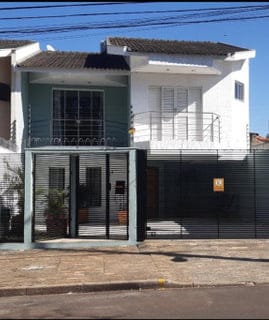 Sobrado em Zona 03, Maringá/PR de 220m² 3 quartos à venda por R$ 749.000,00