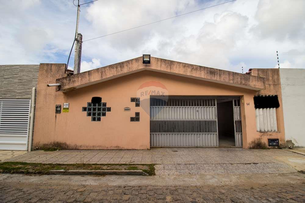 Casa em Nova Parnamirim, Parnamirim/RN de 200m² 4 quartos à venda por R$ 349.000,00