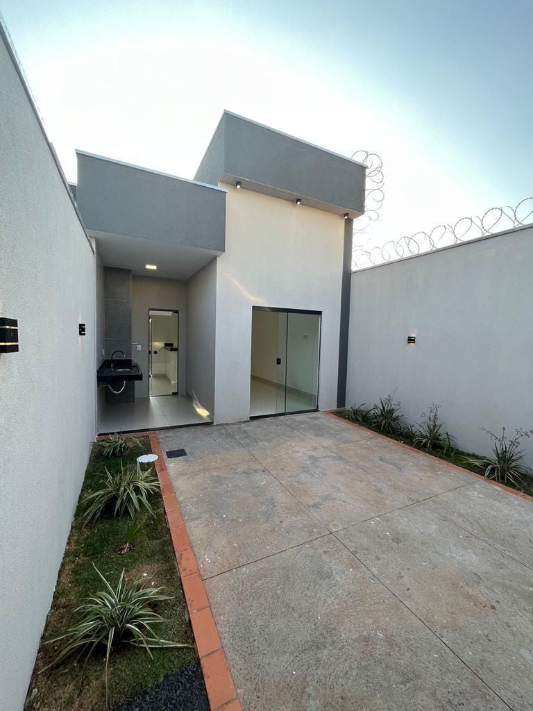 Casa em Laranjeiras, Uberlândia/MG de 76m² 3 quartos à venda por R$ 357.000,00