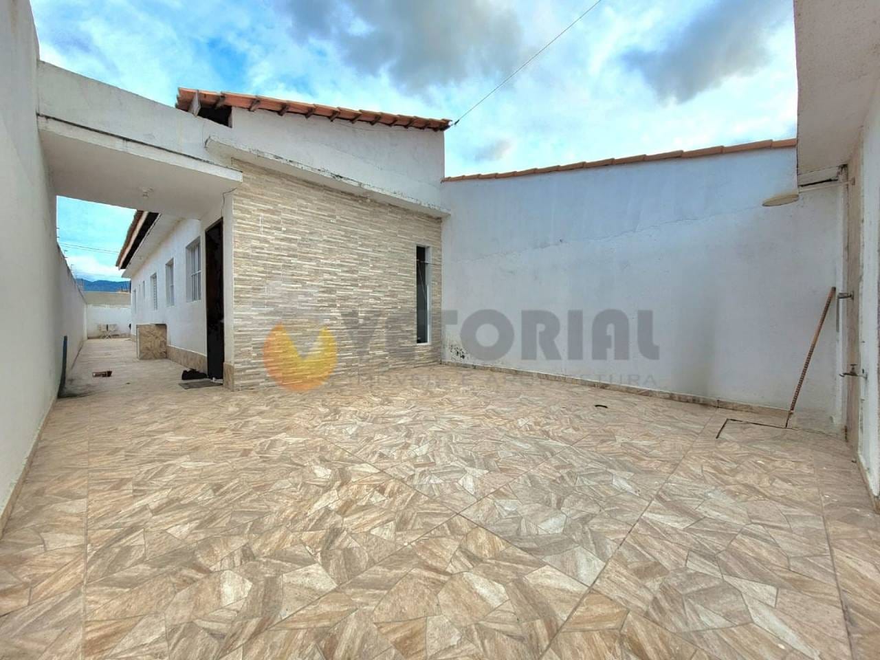 Casa em Balneário dos Golfinhos, Caraguatatuba/SP de 60m² 2 quartos à venda por R$ 264.000,00