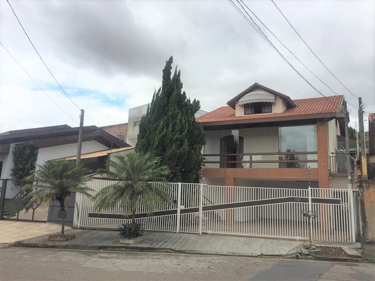 Casa em Campos Elíseos, Taubaté/SP de 309m² 4 quartos à venda por R$ 899.000,00