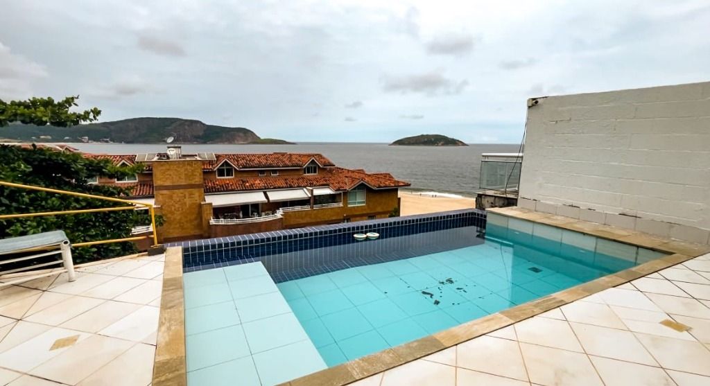 Casa em Camboinhas, Niterói/RJ de 360m² 5 quartos à venda por R$ 2.899.000,00