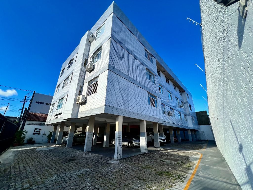Apartamento em Alecrim, Natal/RN de 55m² 2 quartos à venda por R$ 179.000,00
