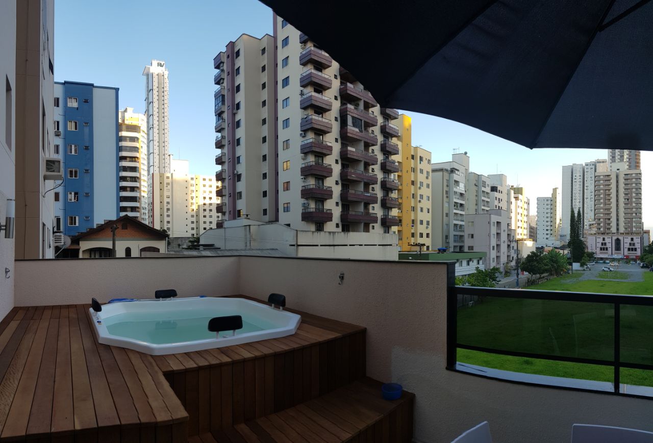 Apartamento em Centro, Balneário Camboriú/SC de 218m² 3 quartos à venda por R$ 1.387.000,00