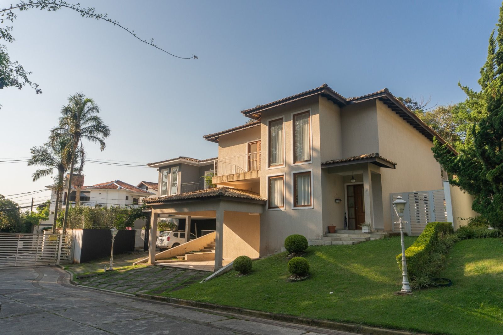 Casa em Pousada dos Bandeirantes, Carapicuíba/SP de 285m² 4 quartos à venda por R$ 1.289.000,00