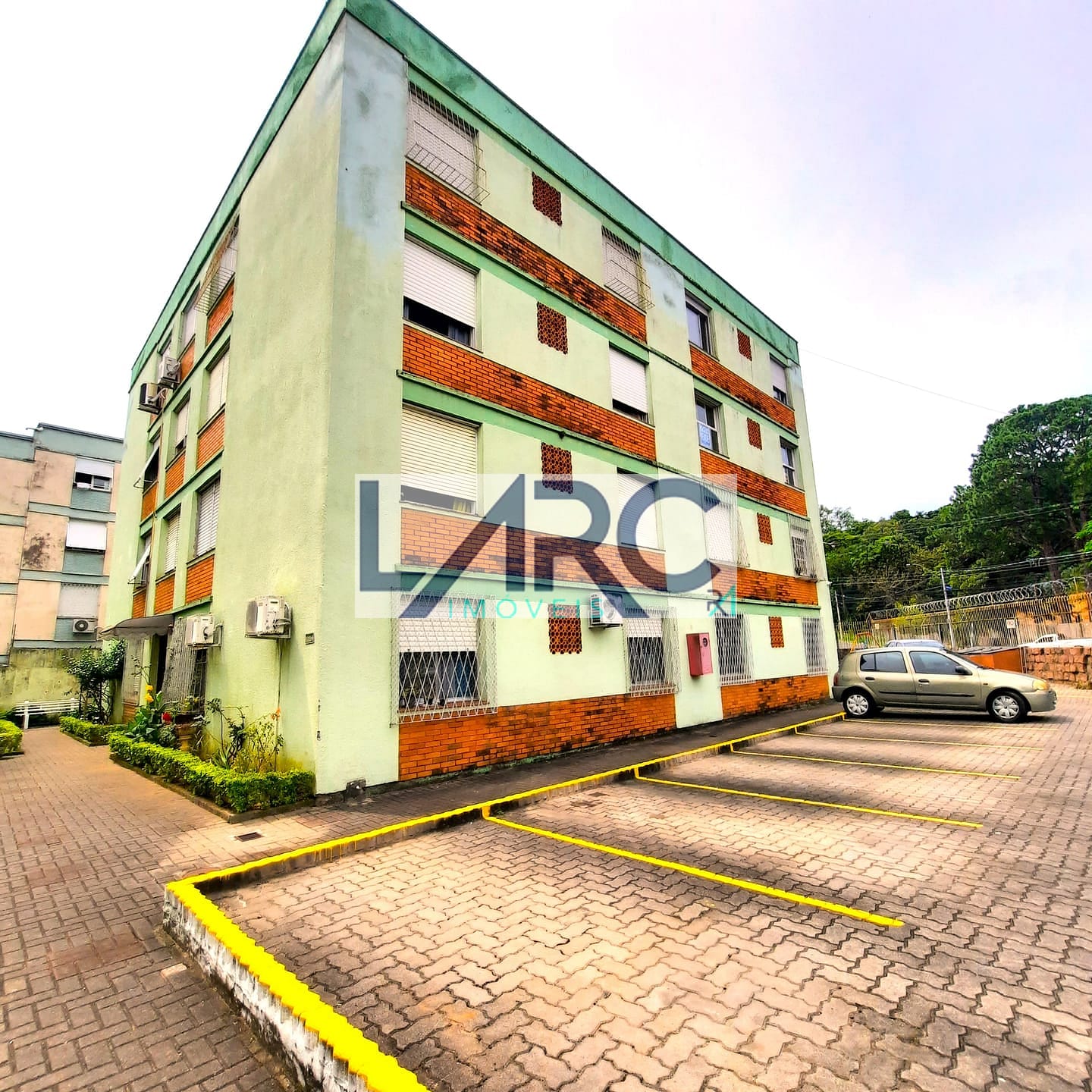 Apartamento em Cristal, Porto Alegre/RS de 64m² 3 quartos à venda por R$ 194.000,00