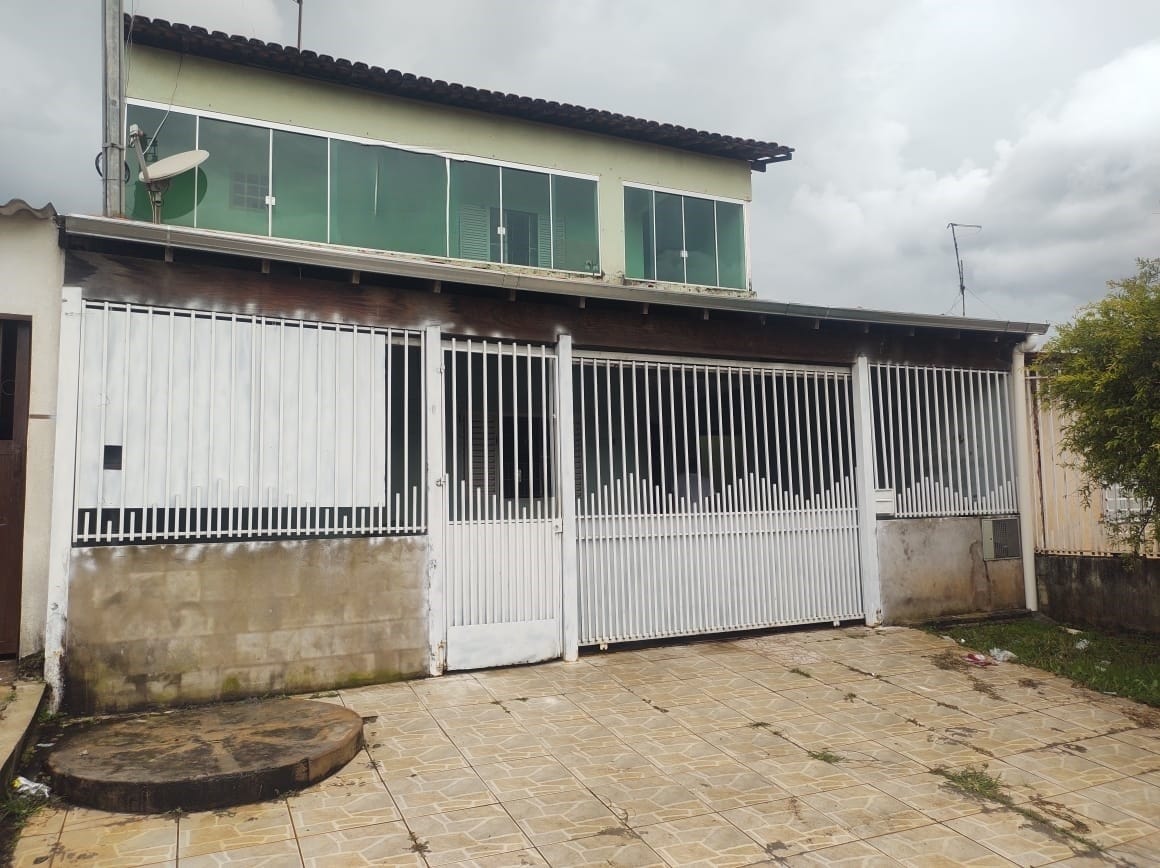 Casa em Recanto das Emas, Brasília/DF de 200m² 4 quartos à venda por R$ 289.000,00