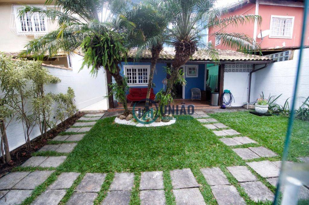 Casa em Pendotiba, Niterói/RJ de 400m² 6 quartos à venda por R$ 849.000,00