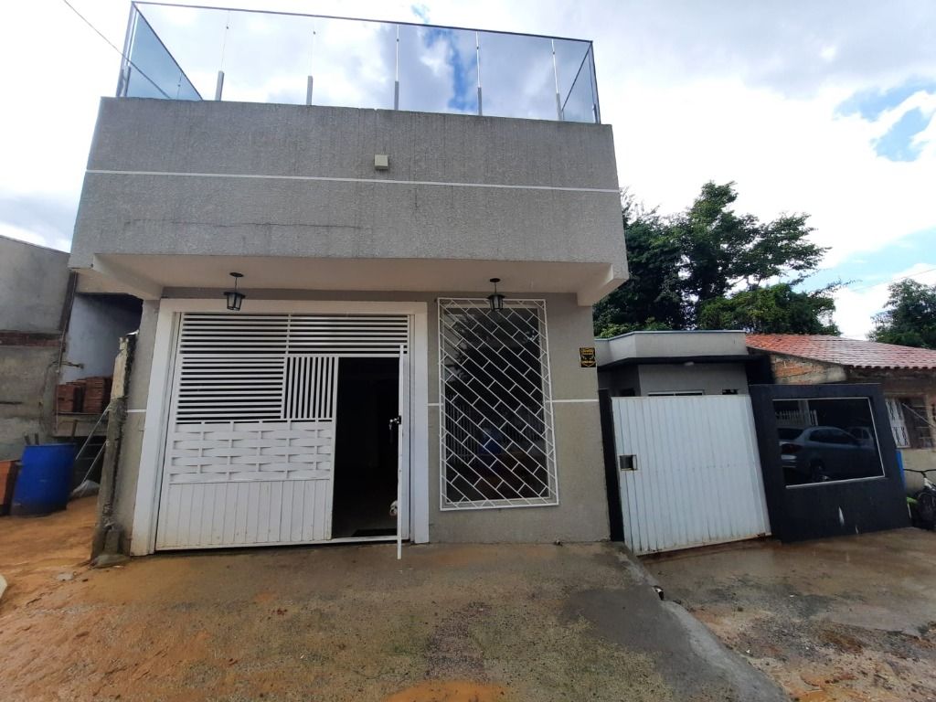 Sobrado em Cidade Industrial, Curitiba/PR de 180m² 3 quartos à venda por R$ 429.000,00