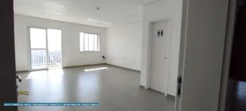 Sala em Encruzilhada, Santos/SP de 42m² à venda por R$ 169.000,00