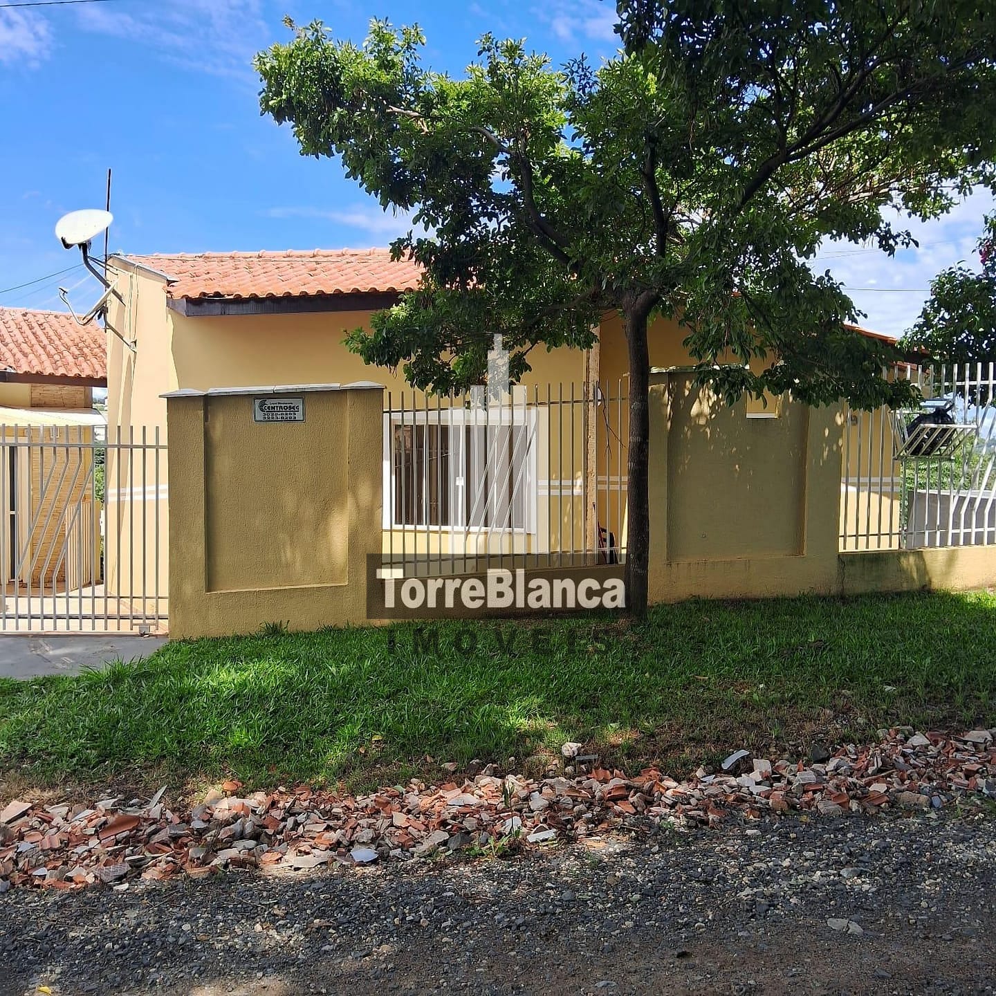 Casa em Contorno, Ponta Grossa/PR de 80m² 3 quartos para locação R$ 1.200,00/mes