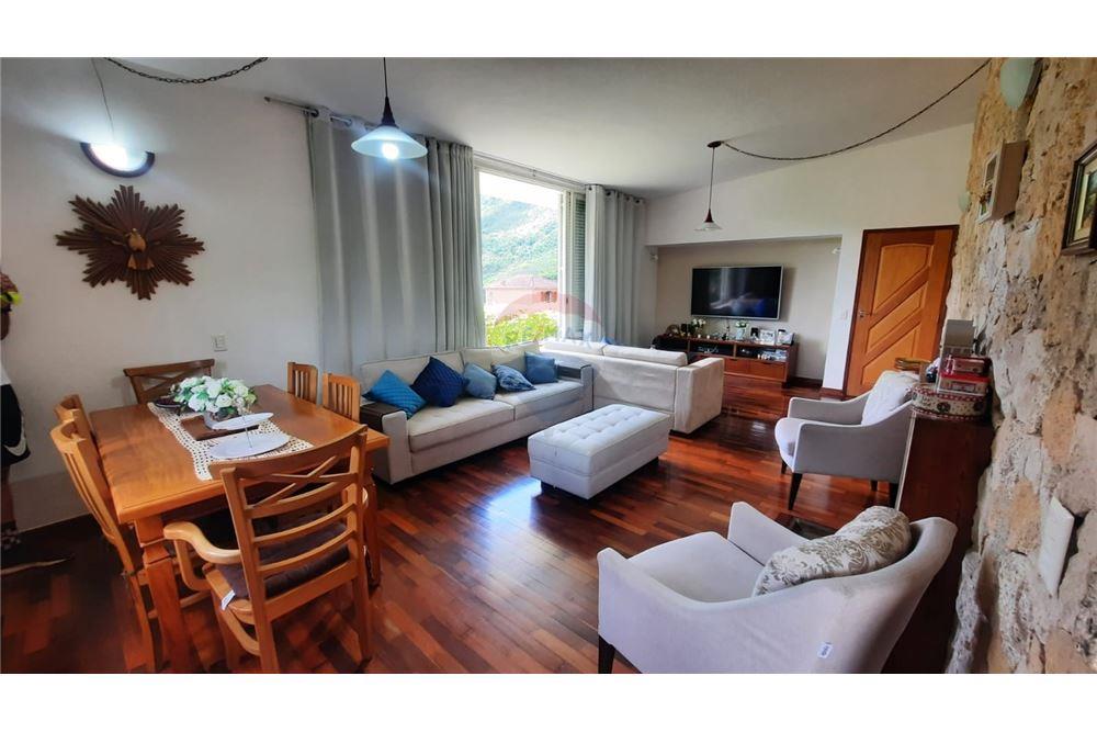 Casa em Tijuca, Teresópolis/RJ de 199m² 5 quartos à venda por R$ 797.000,00