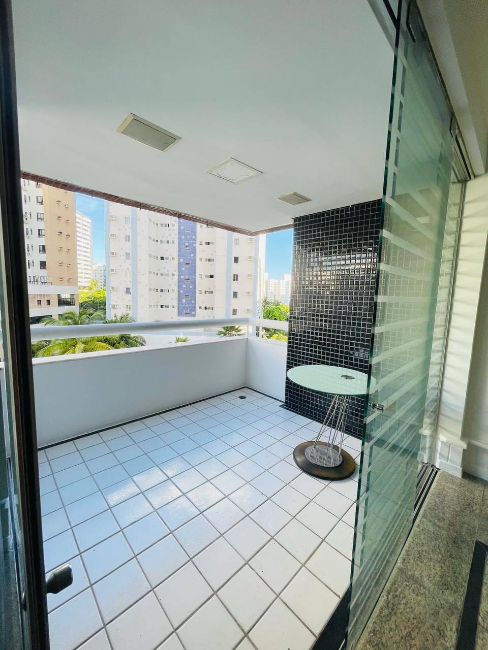 Apartamento em Pituba, Salvador/BA de 120m² 3 quartos para locação R$ 5.500,00/mes