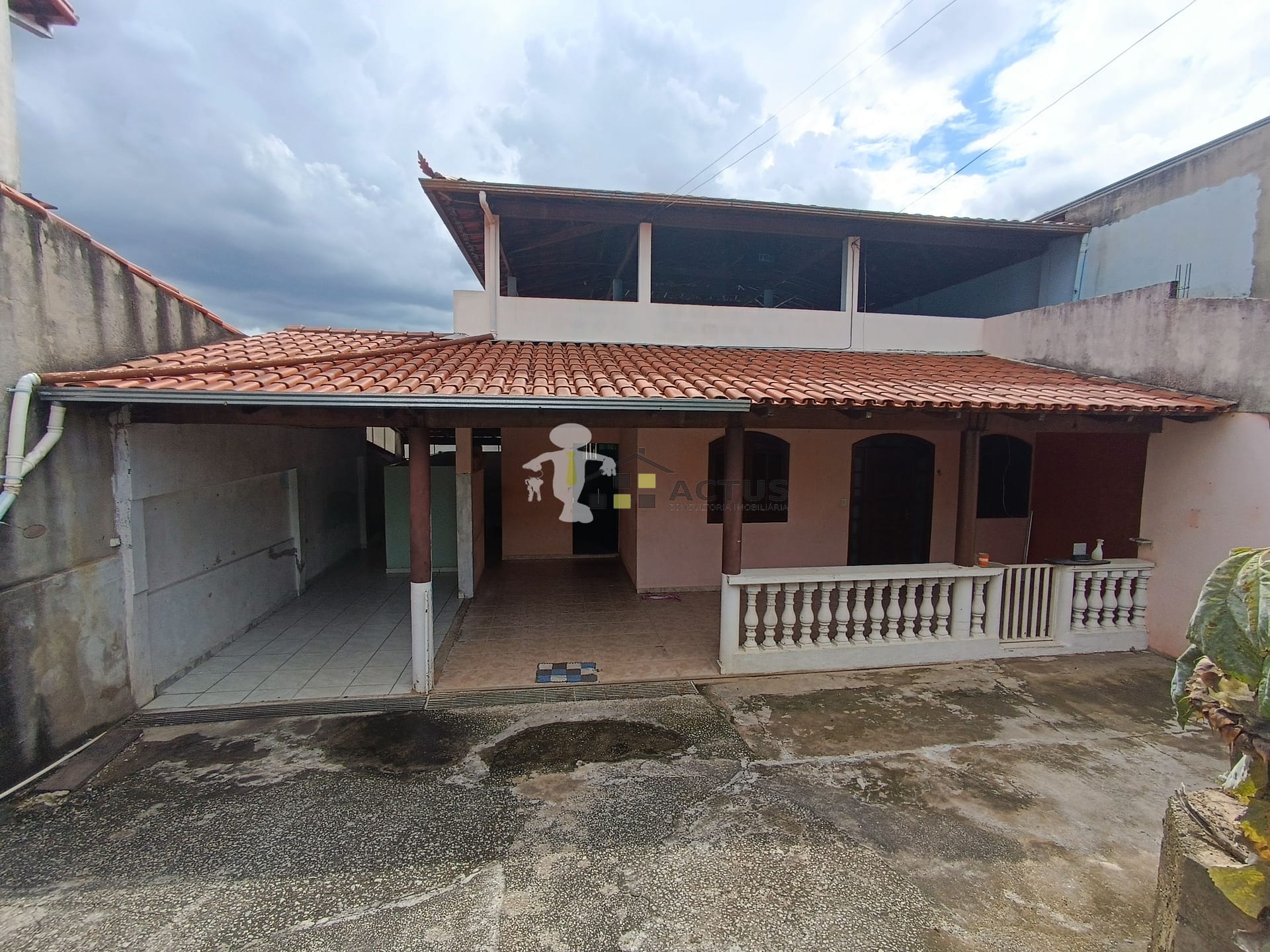 Casa em Tirol (Barreiro), Belo Horizonte/MG de 456m² 4 quartos à venda por R$ 649.000,00