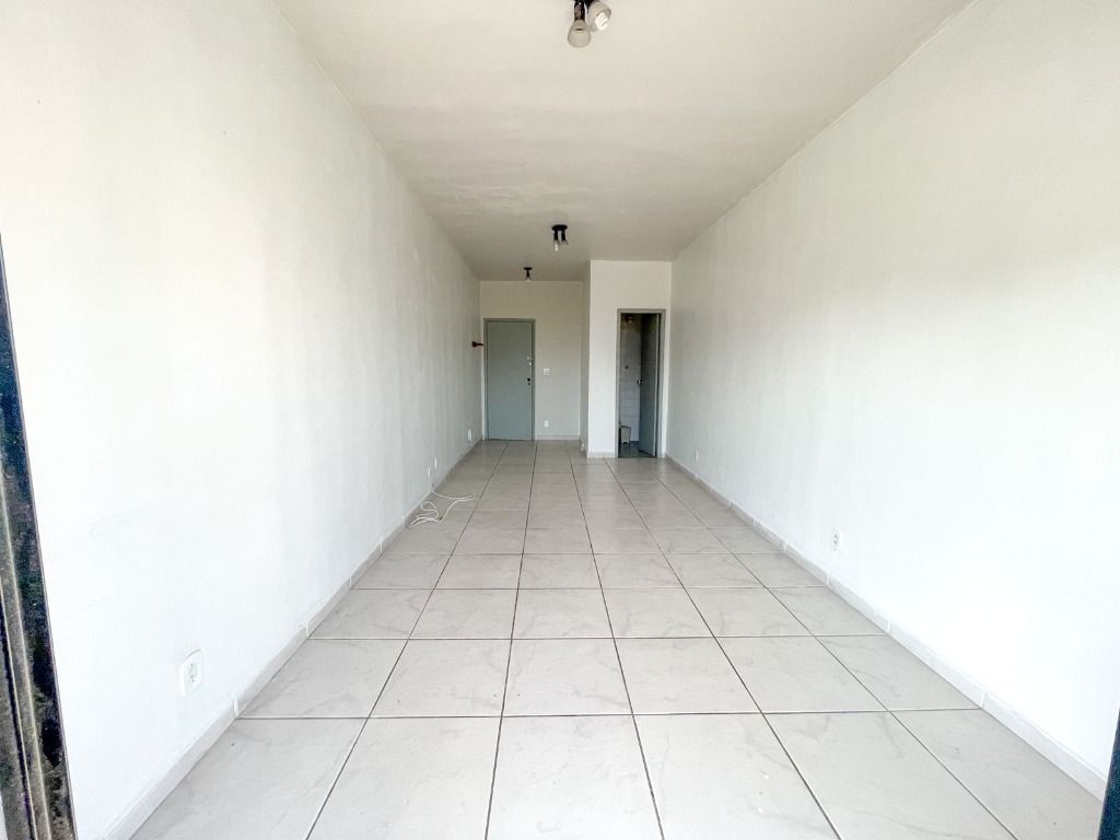Sala em Itaipu, Niterói/RJ de 34m² para locação R$ 950,00/mes