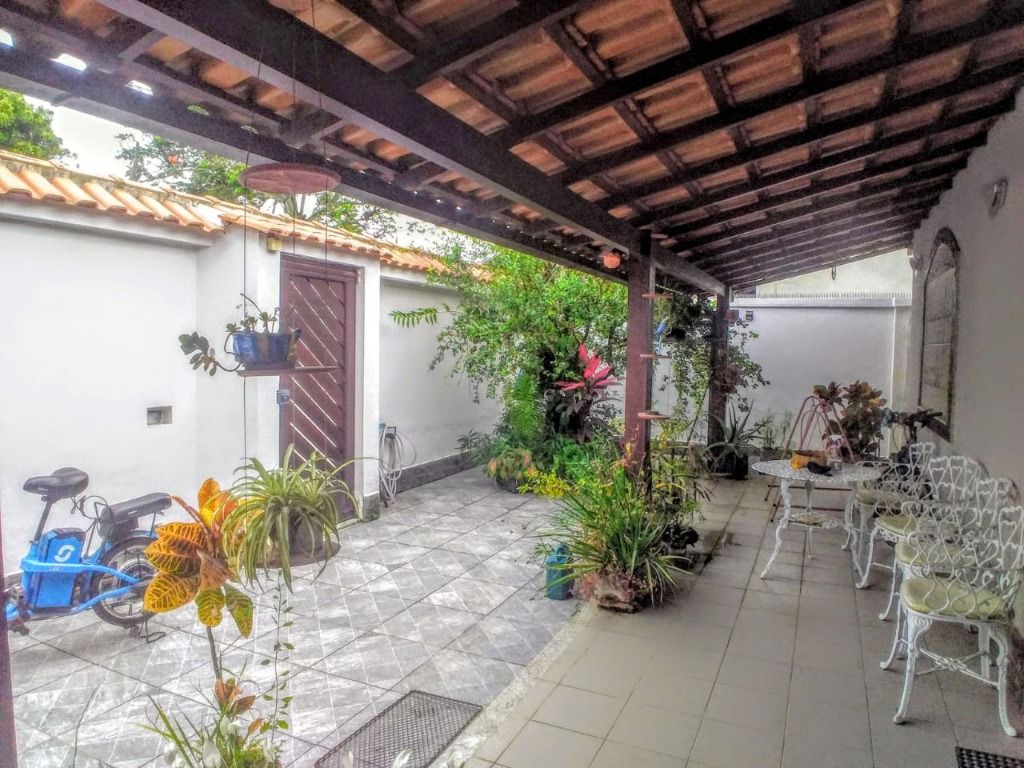 Casa em Maravista, Niterói/RJ de 300m² 4 quartos à venda por R$ 889.000,00