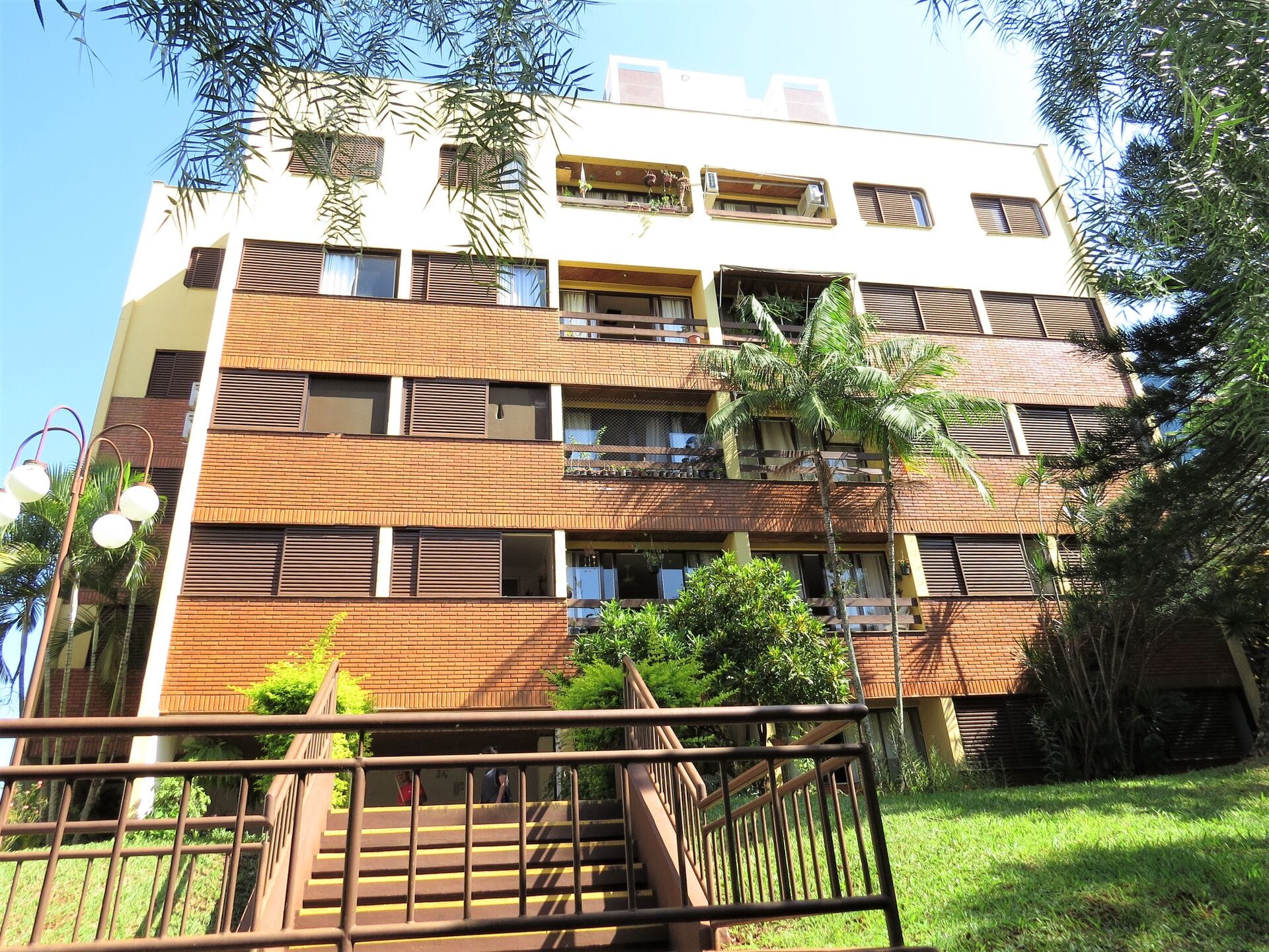 Apartamento em Bela Suiça, Londrina/PR de 10m² 3 quartos à venda por R$ 449.000,00