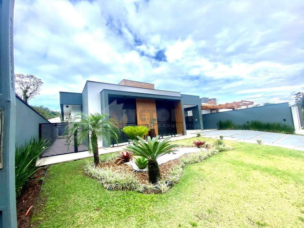 Casa em Massaguaçu, Caraguatatuba/SP de 220m² 4 quartos à venda por R$ 1.489.000,00