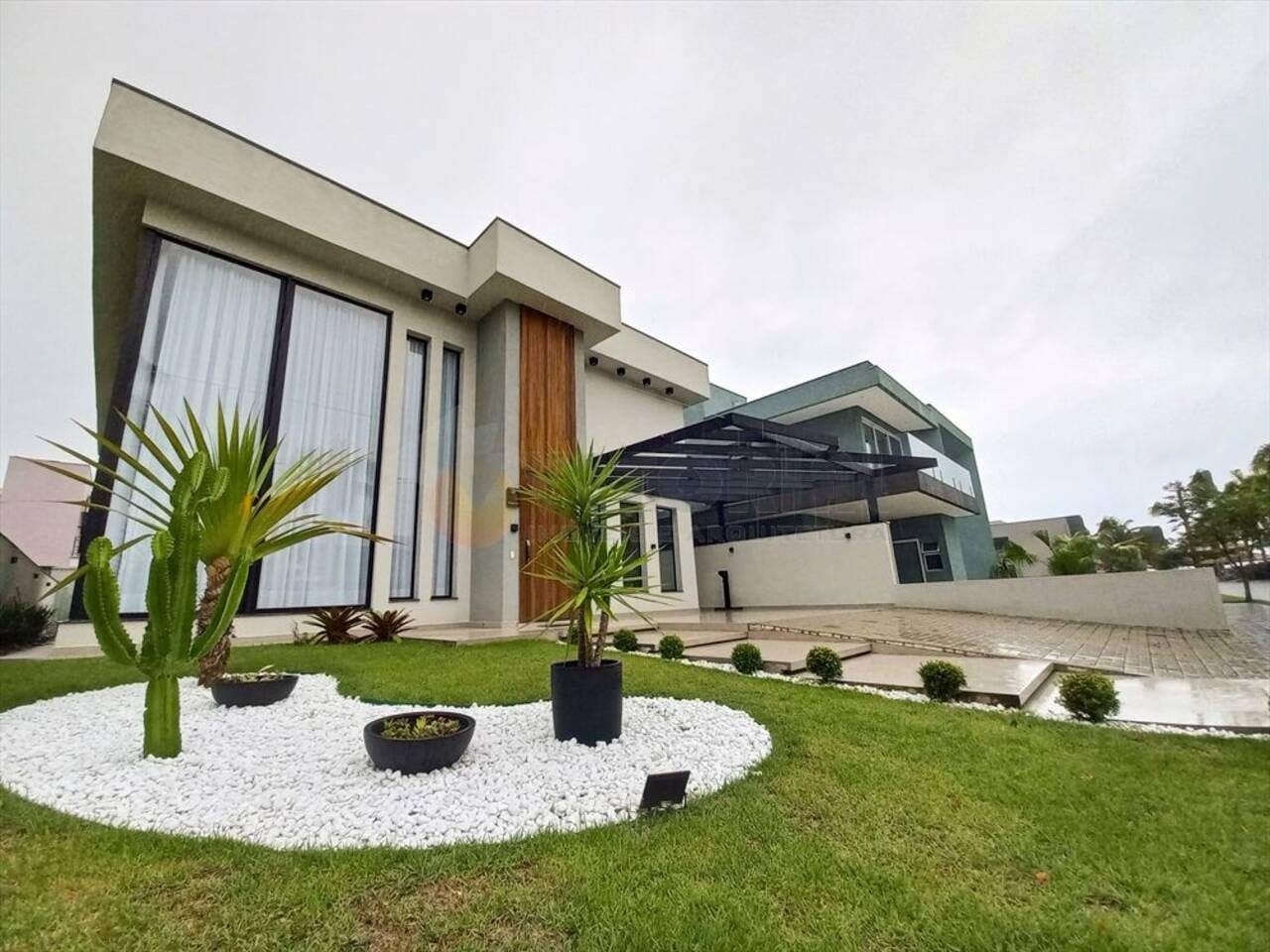Casa em Massaguaçu, Caraguatatuba/SP de 357m² 4 quartos à venda por R$ 3.389.000,00
