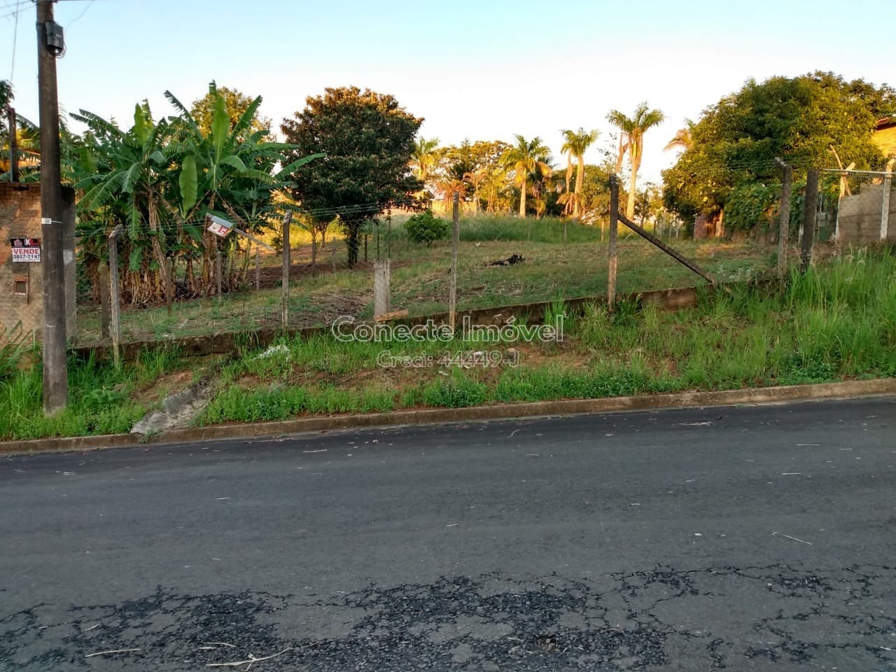 Terreno em Centro, Jaguariúna/SP de 615m² à venda por R$ 219.000,00