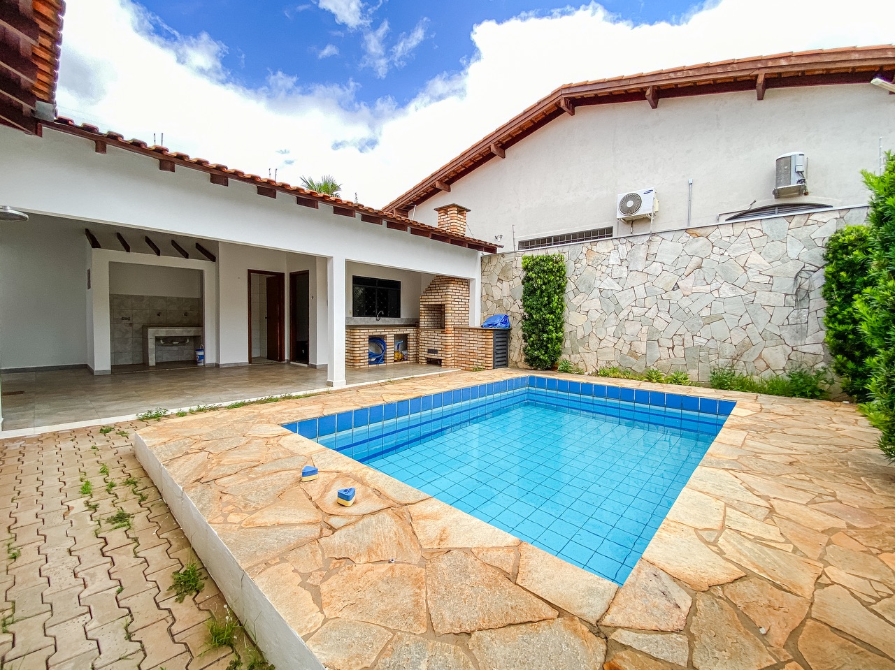Casa em Jardim Autonomista, Campo Grande/MS de 212m² 2 quartos à venda por R$ 879.000,00