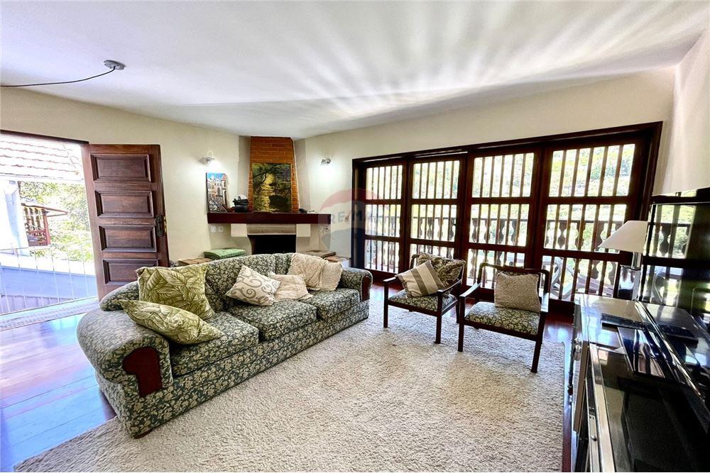Casa em Posse, Teresópolis/RJ de 450m² 6 quartos à venda por R$ 727.000,00