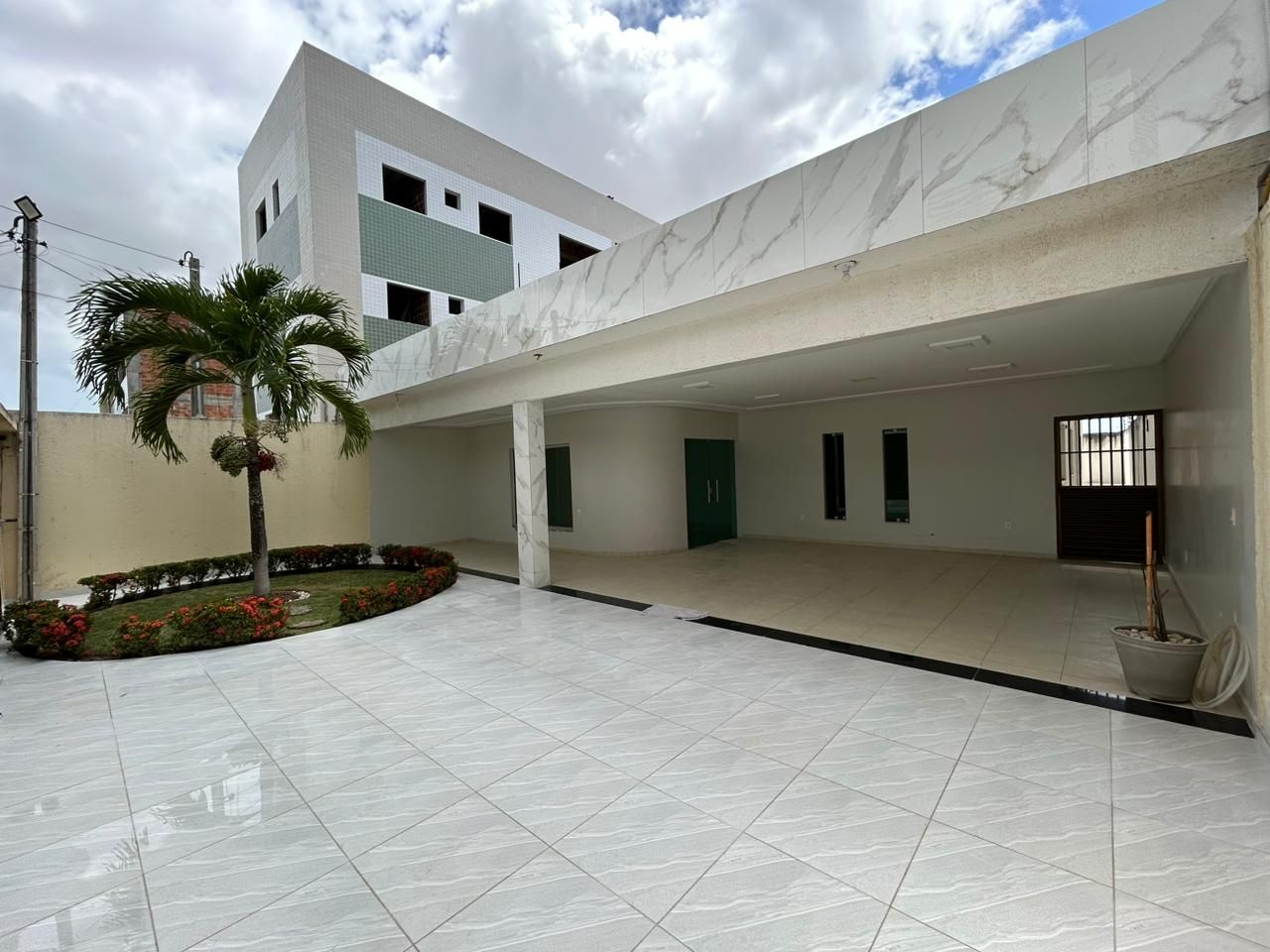 Casa em Indianópolis, Caruaru/PE de 255m² 5 quartos à venda por R$ 780.000,00 ou para locação R$ 4.000,00/mes