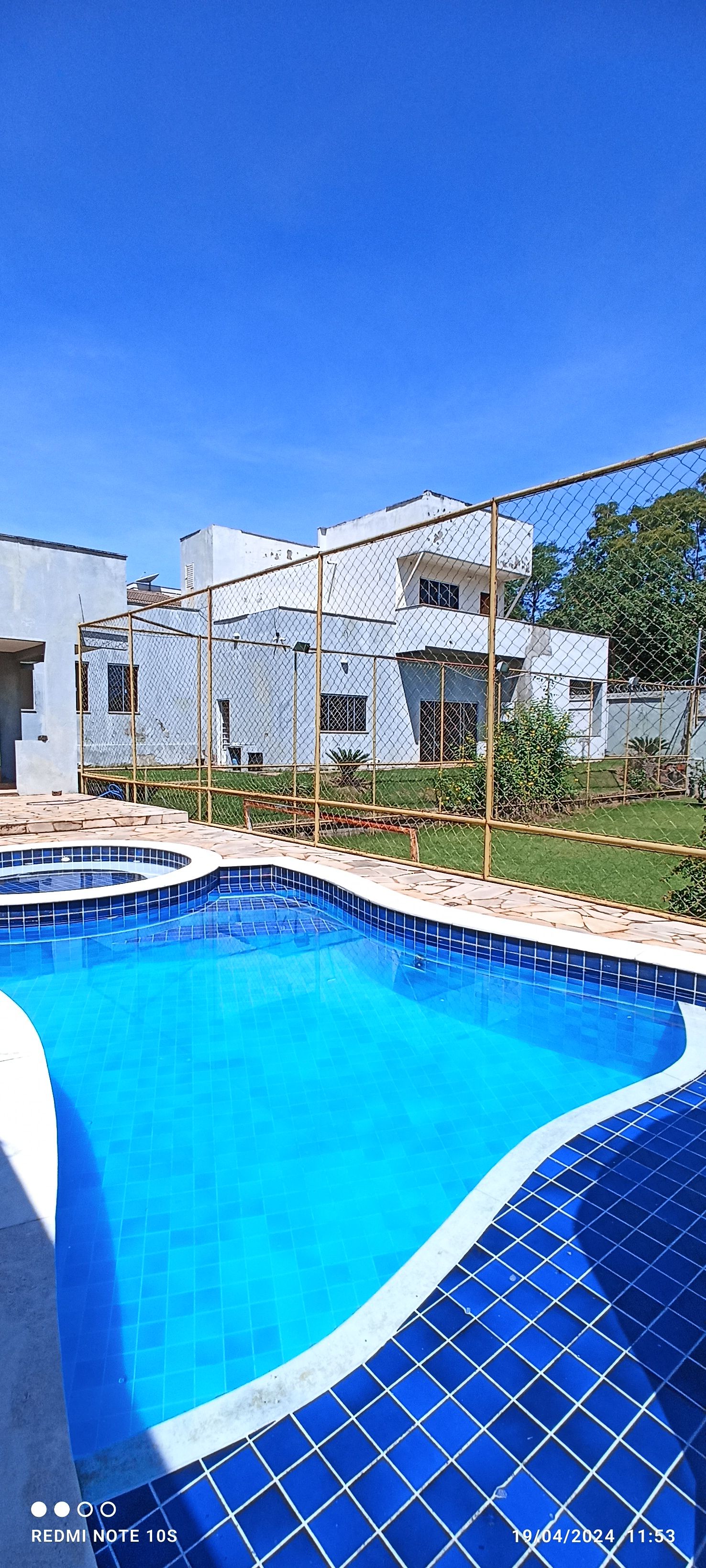 Casa em Santa Rosa, Cuiabá/MT de 320m² 4 quartos para locação R$ 5.500,00/mes