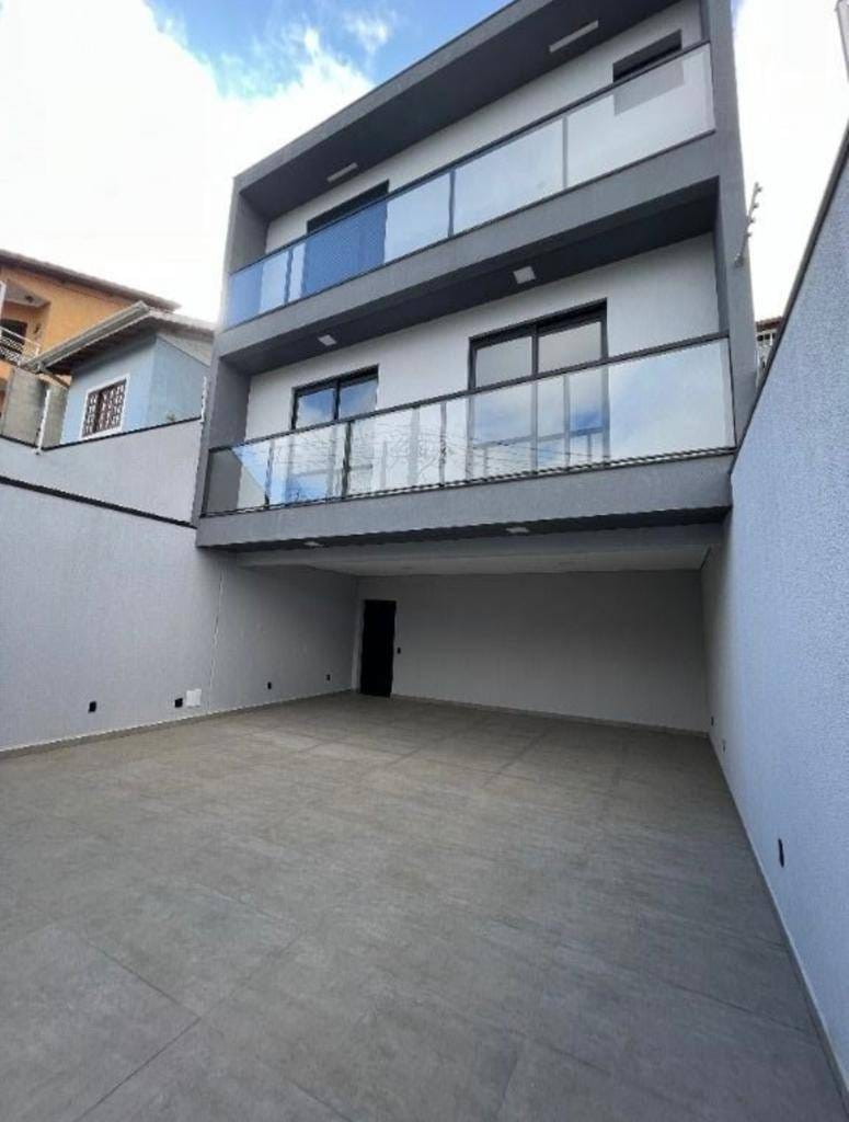 Casa em Jardim Nathalie, Mogi das Cruzes/SP de 180m² 3 quartos à venda por R$ 869.000,00