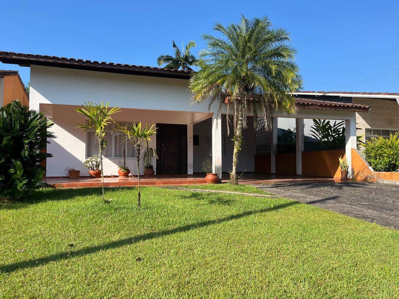 Casa em Riviera, Bertioga/SP de 216m² 3 quartos à venda por R$ 904.000,00