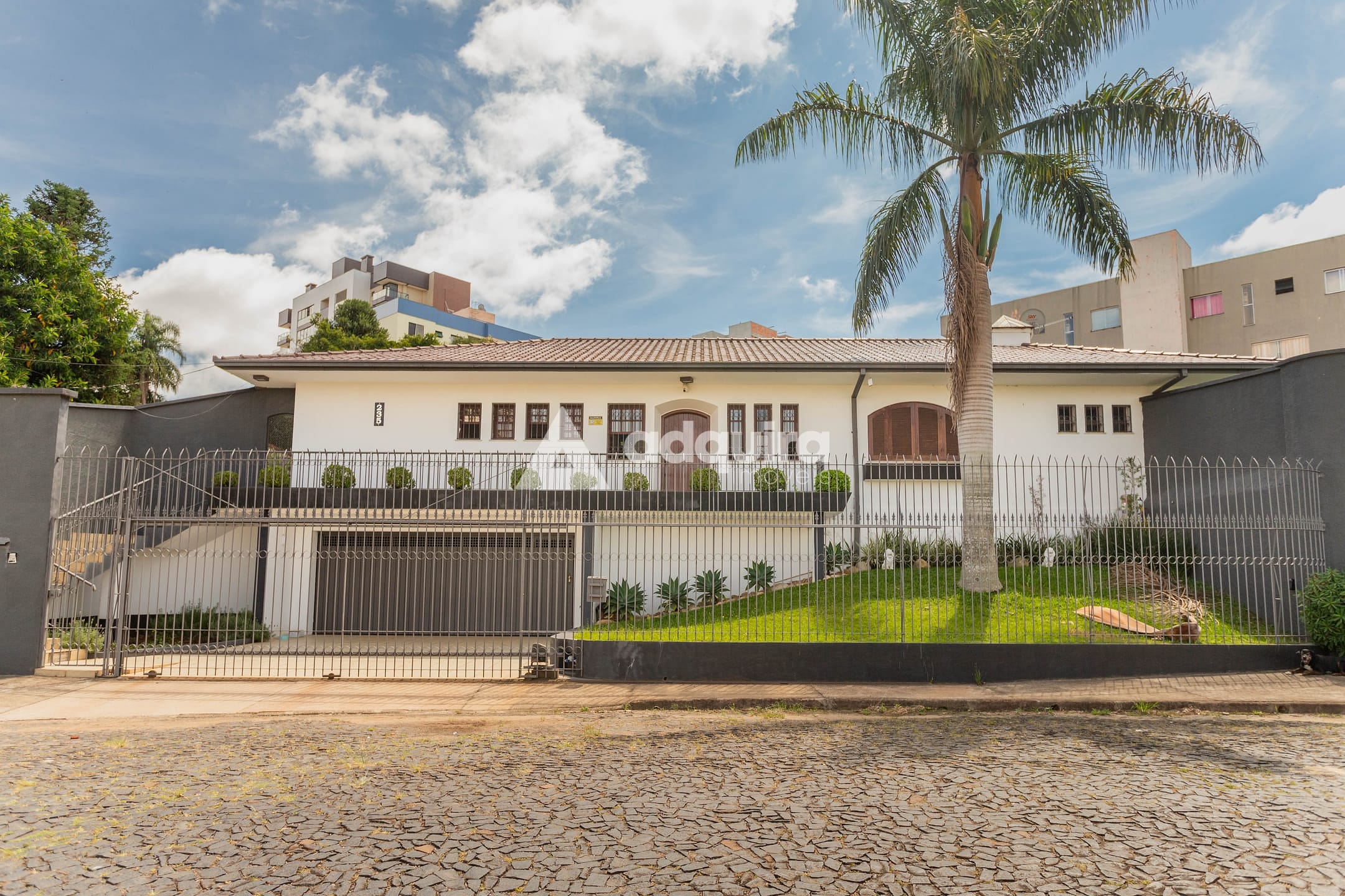 Casa em Jardim Carvalho, Ponta Grossa/PR de 275m² 1 quartos à venda por R$ 1.859.000,00 ou para locação R$ 8.000,00/mes