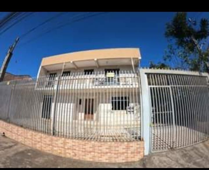 Sobrado em Sítio Cercado, Curitiba/PR de 350m² 3 quartos à venda por R$ 1.199.000,00