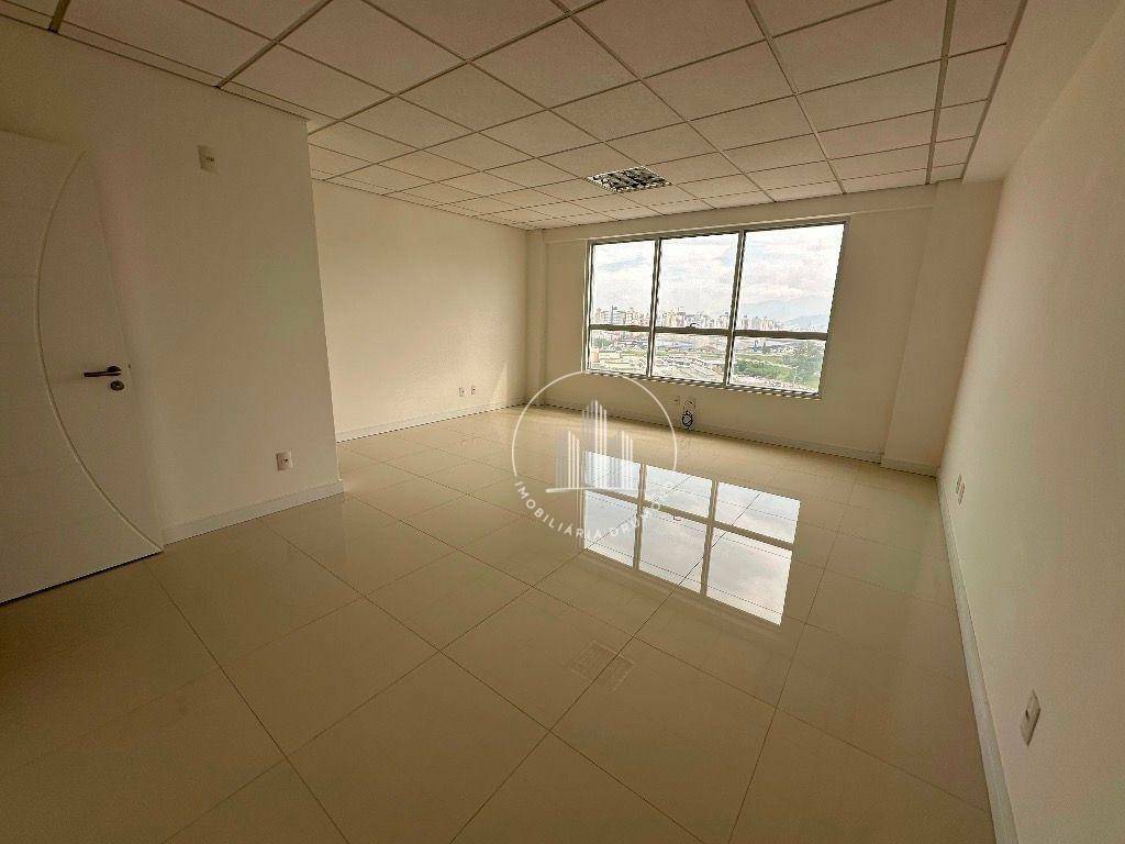Sala em Barreiros, São José/SC de 33m² à venda por R$ 419.000,00