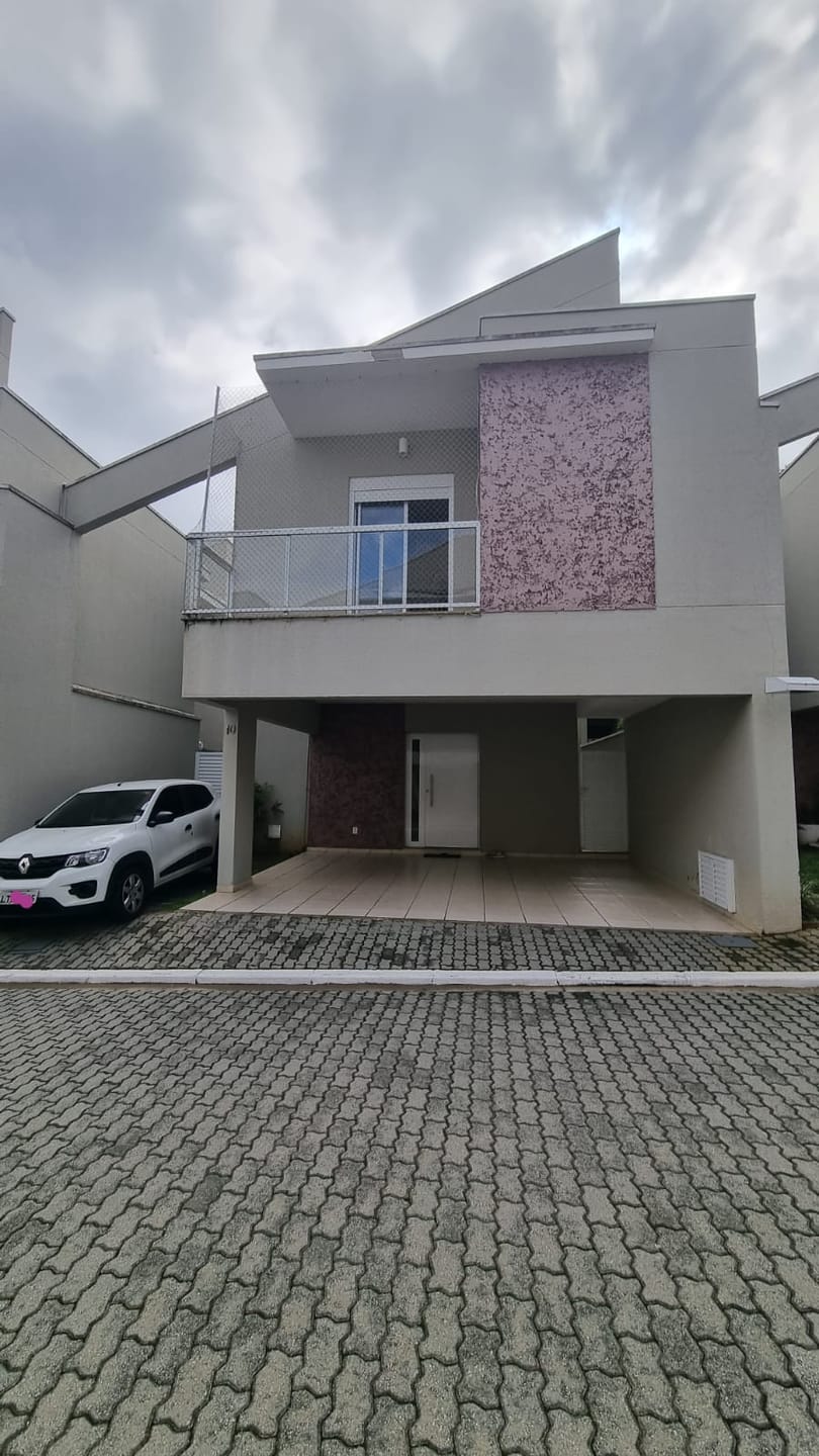 Sobrado em Vila Oliveira, Mogi das Cruzes/SP de 190m² 4 quartos à venda por R$ 1.049.000,00