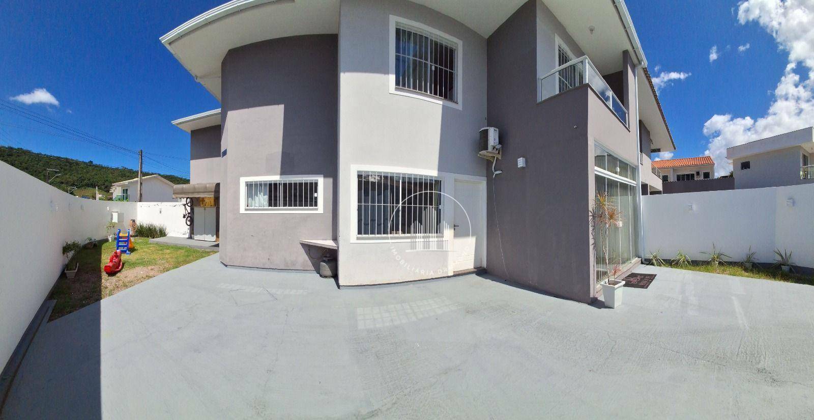 Sobrado em Potecas, São José/SC de 90m² 3 quartos à venda por R$ 483.000,00