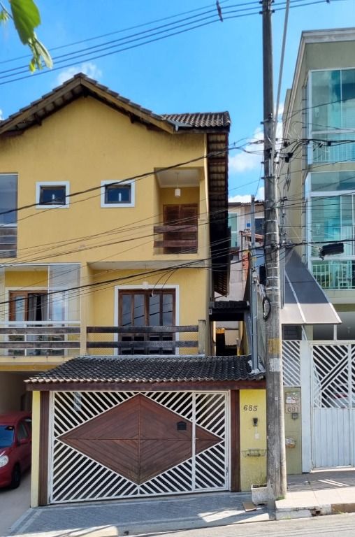 Sobrado em Granja Viana, Cotia/SP de 180m² 3 quartos à venda por R$ 749.000,00