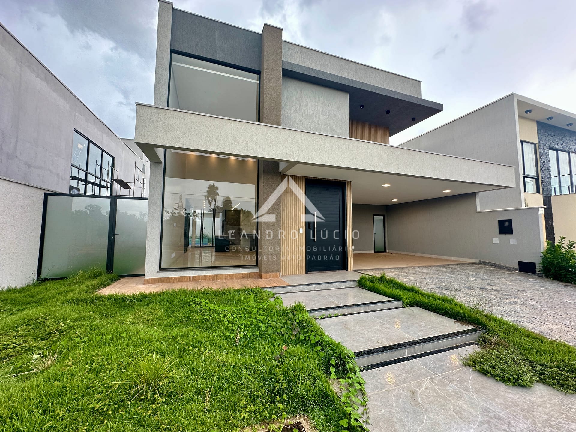 Casa em Jardim Esmeraldas, Aparecida de Goiânia/GO de 160m² 3 quartos à venda por R$ 1.489.000,00