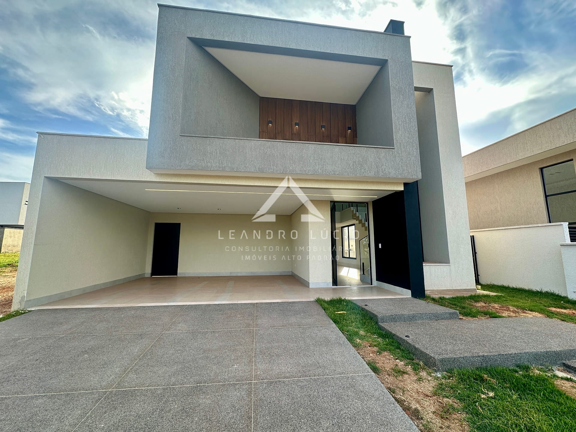 Casa em Jardim Esmeraldas, Aparecida de Goiânia/GO de 198m² 4 quartos à venda por R$ 1.589.000,00