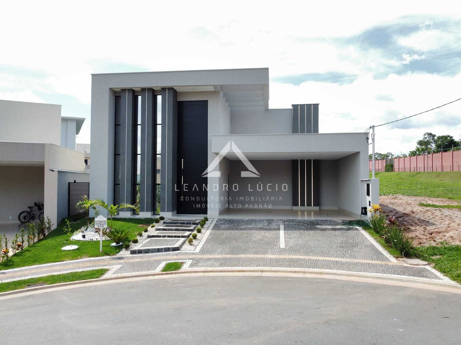 Casa em Parque Residencial Morumbi, Senador Canedo/GO de 236m² 4 quartos à venda por R$ 1.749.000,00
