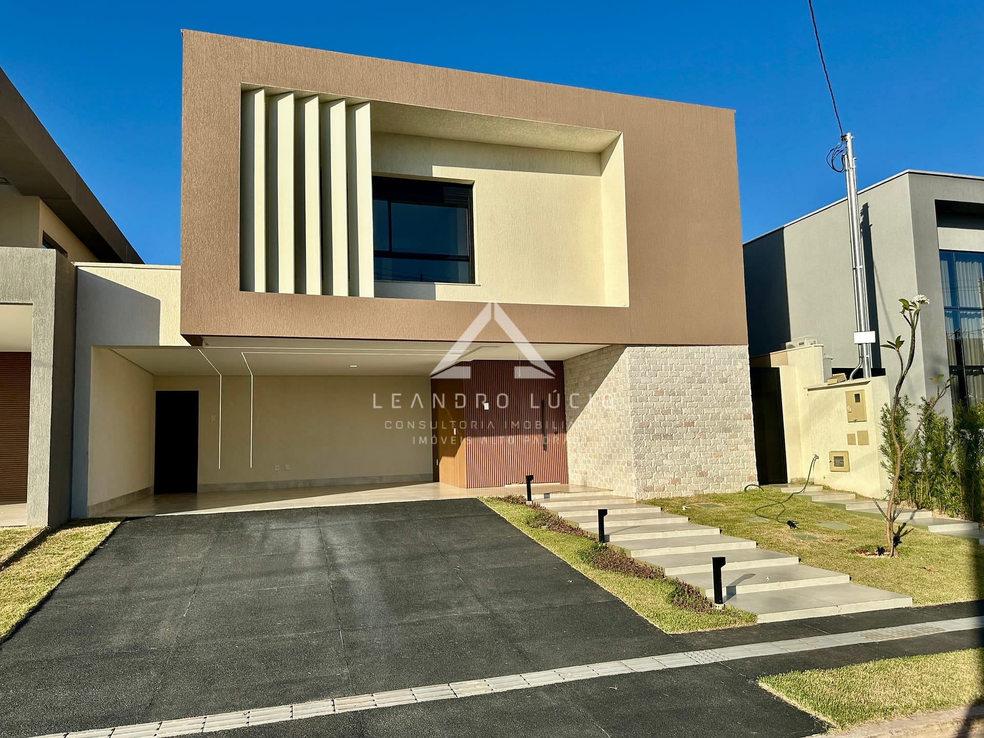 Casa em Parque Residencial Morumbi, Senador Canedo/GO de 224m² 4 quartos à venda por R$ 1.749.000,00