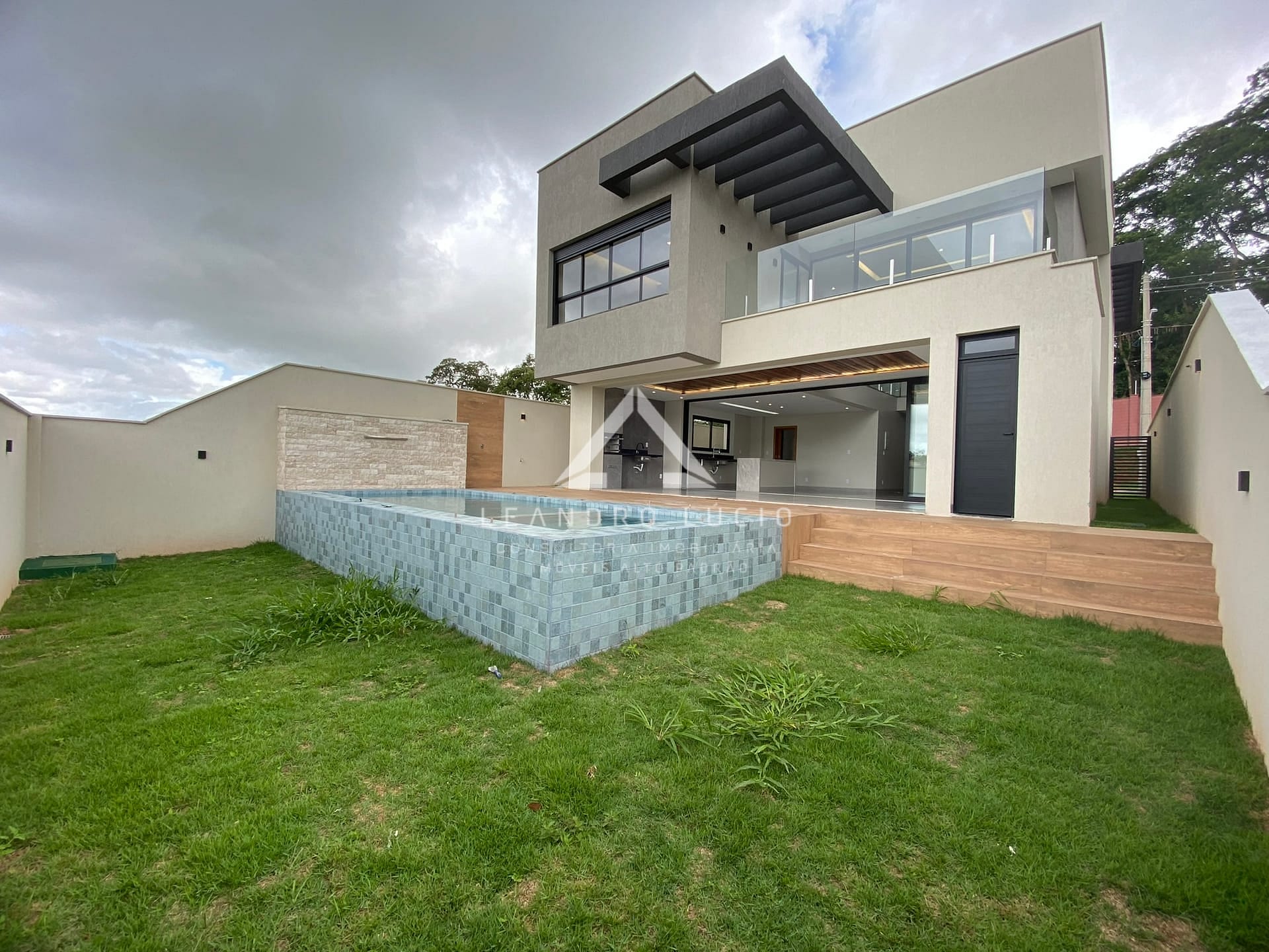 Casa em Parque Residencial Morumbi, Senador Canedo/GO de 250m² 4 quartos à venda por R$ 1.799.000,00
