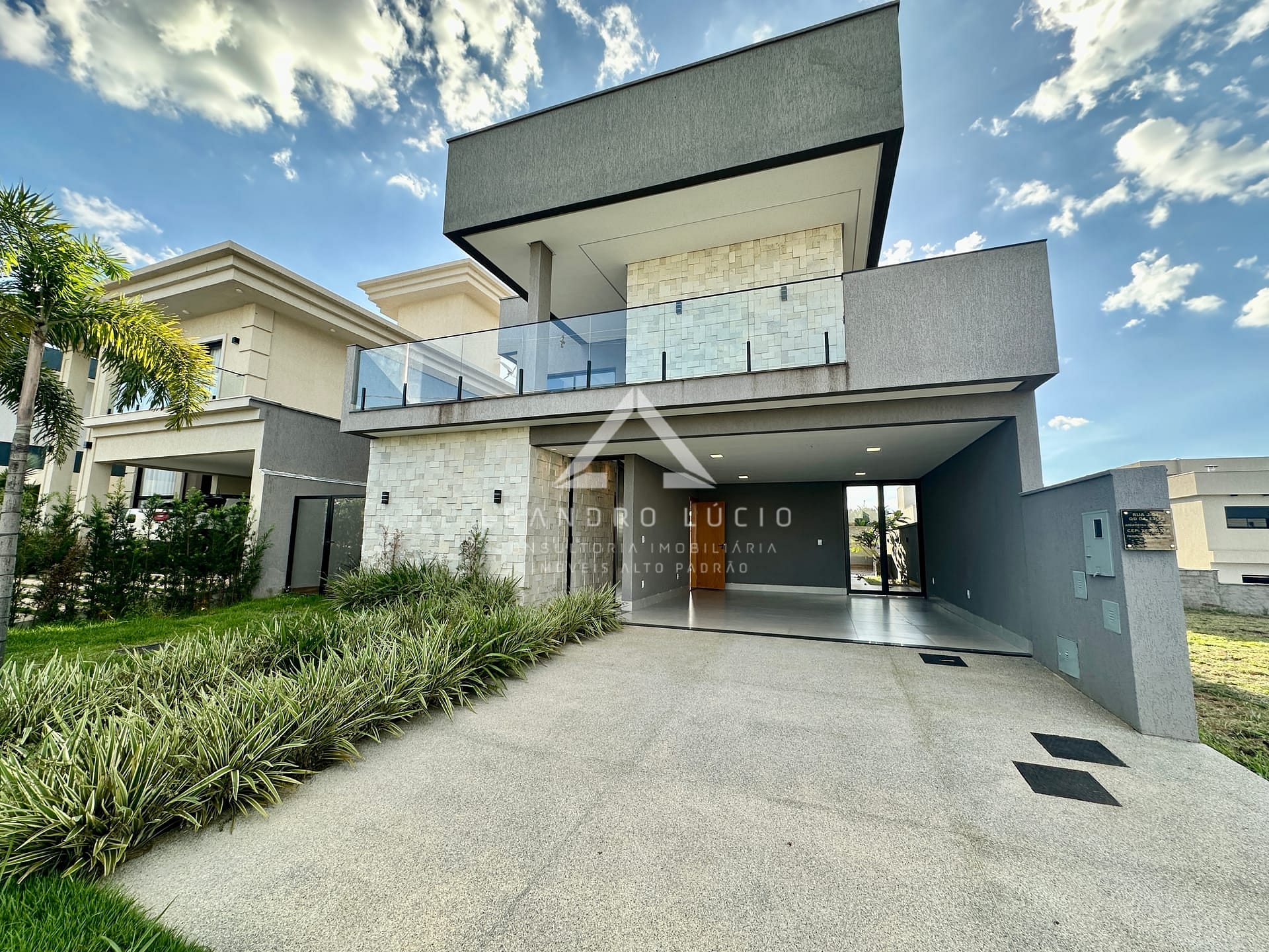 Casa em Jardim Esmeraldas, Aparecida de Goiânia/GO de 238m² 4 quartos à venda por R$ 1.989.000,00