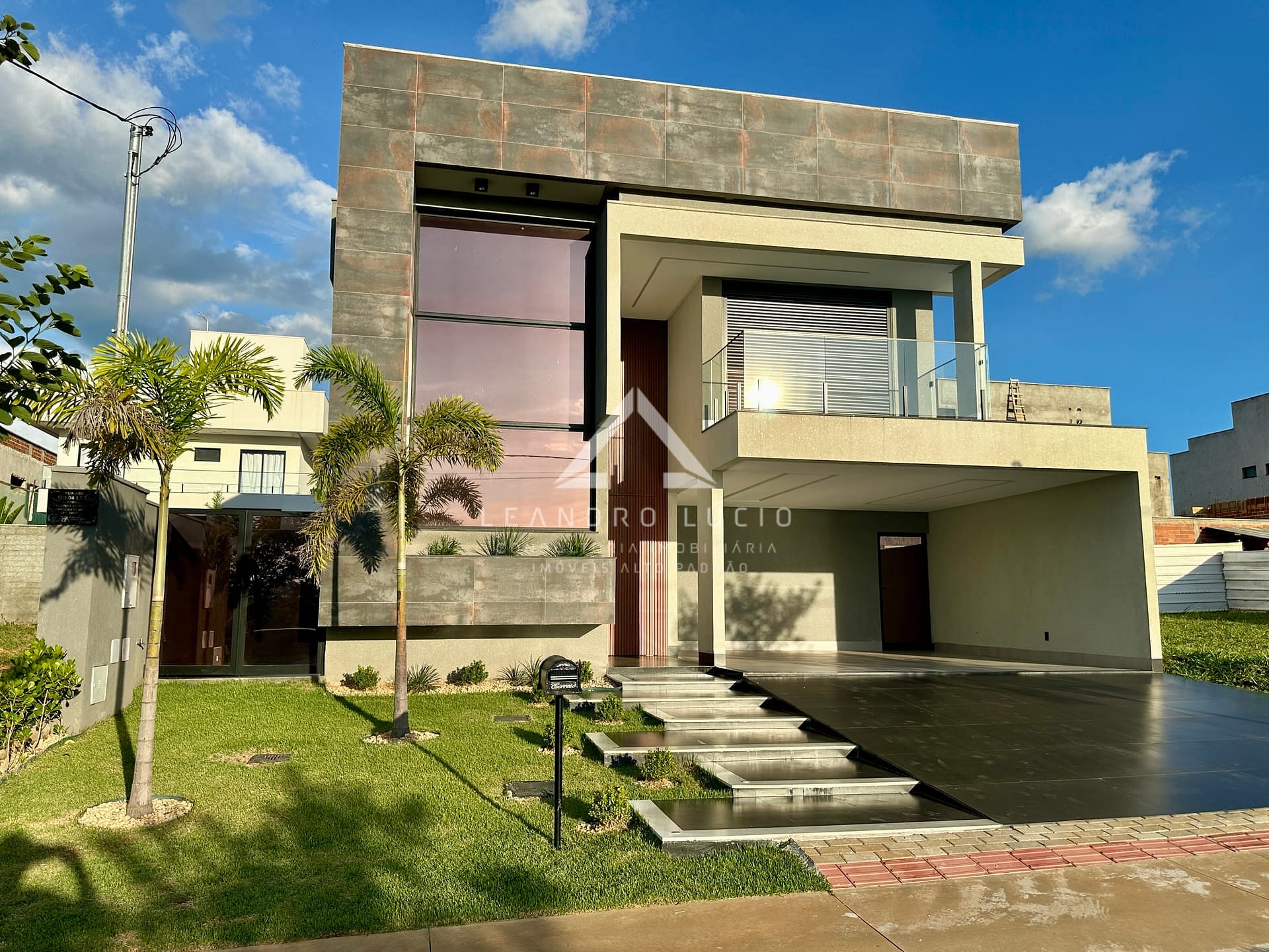 Casa em Jardim Esmeraldas, Aparecida de Goiânia/GO de 245m² 4 quartos à venda por R$ 2.199.000,00