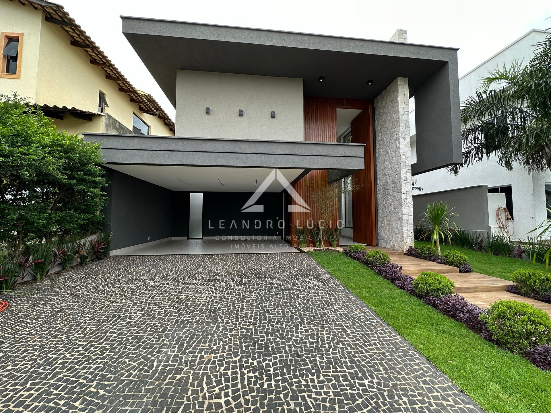 Casa em Jardins Madri, Goiânia/GO de 290m² 4 quartos à venda por R$ 2.999.000,00