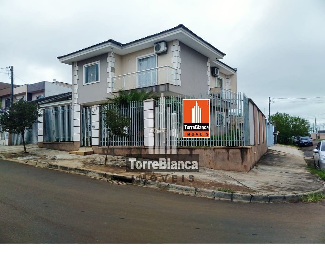 Sobrado em Uvaranas, Ponta Grossa/PR de 166m² 4 quartos à venda por R$ 750.000,00 ou para locação R$ 3.900,00/mes