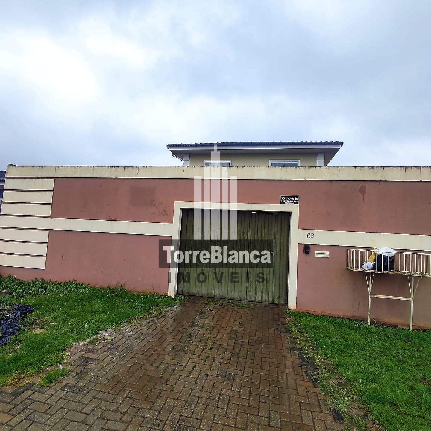 Apartamento em Uvaranas, Ponta Grossa/PR de 64m² 2 quartos à venda por R$ 219.000,00 ou para locação R$ 1.200,00/mes